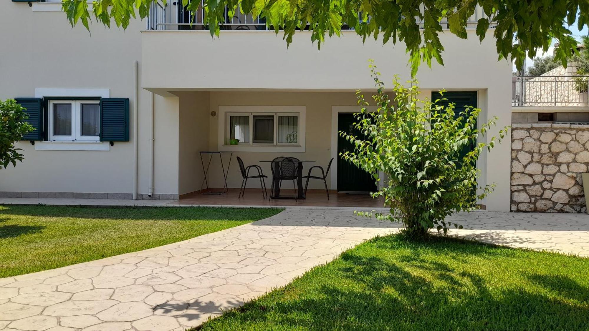 Lefkogea Villas & Apartments Tsoukaladhes Luaran gambar
