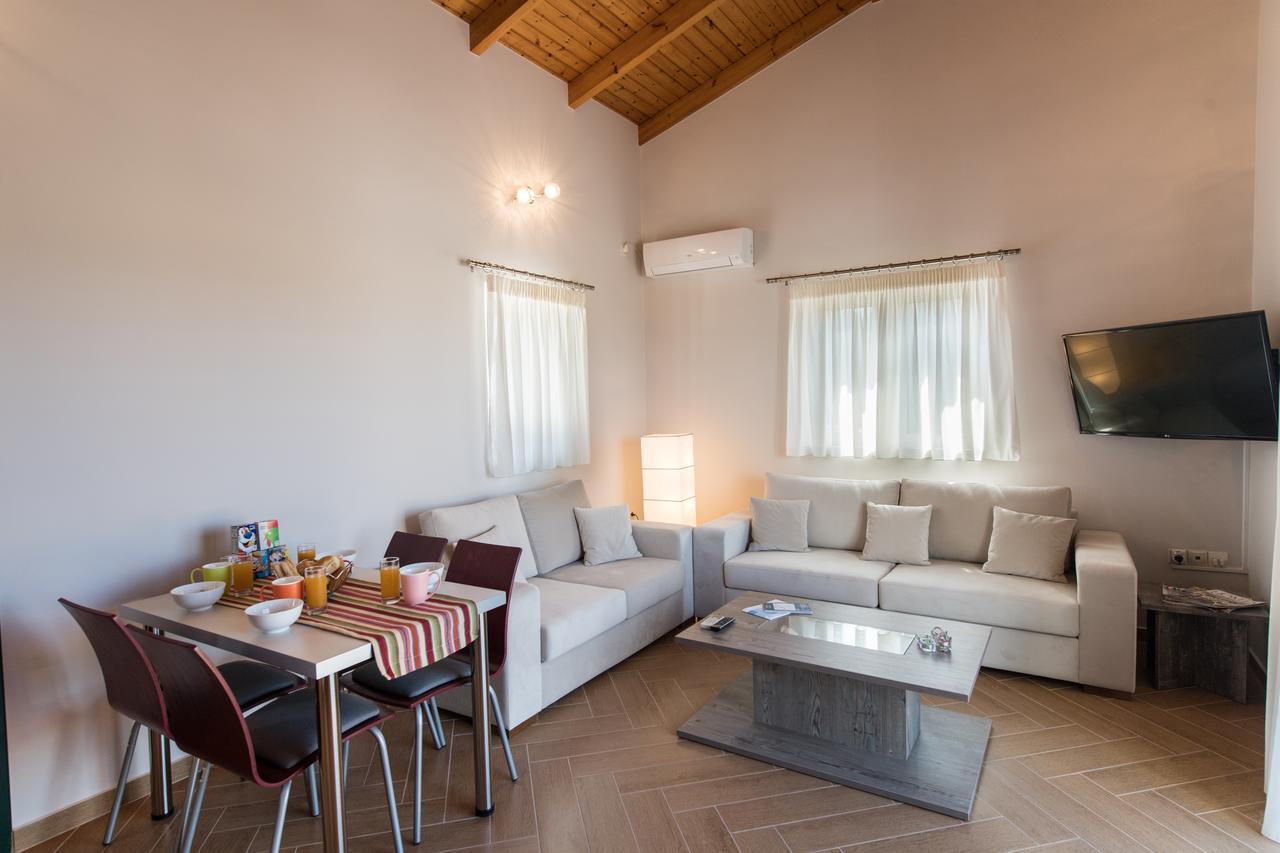 Lefkogea Villas & Apartments Tsoukaladhes Luaran gambar